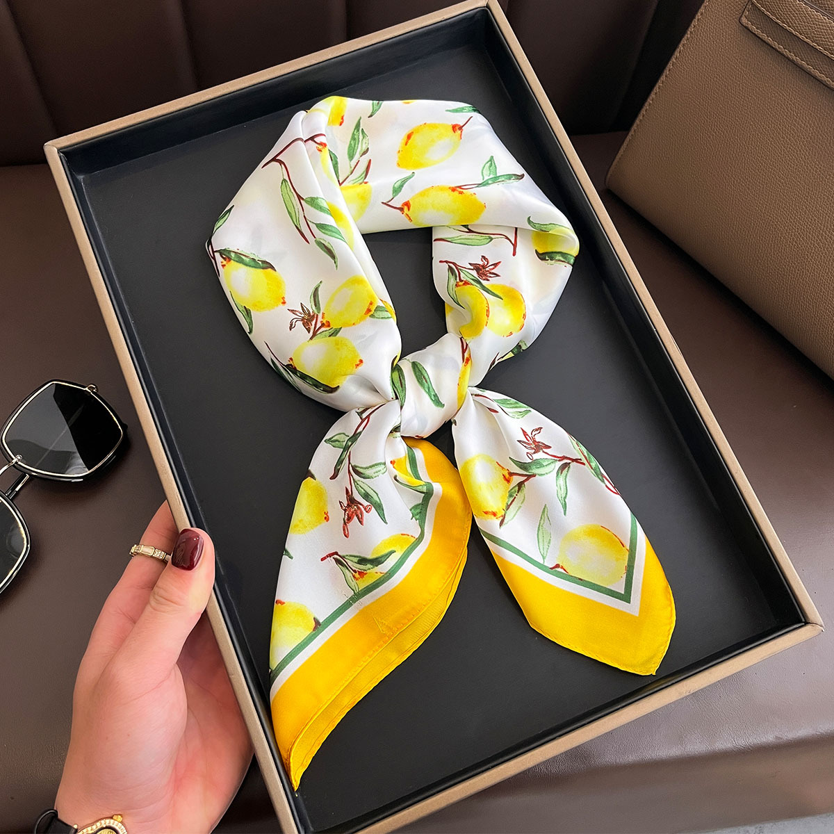 2025 New Yellow Lemon Print Sq - Silk Scarf Square recension och pris